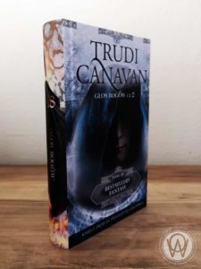 Trudi Canavan Głos bogów